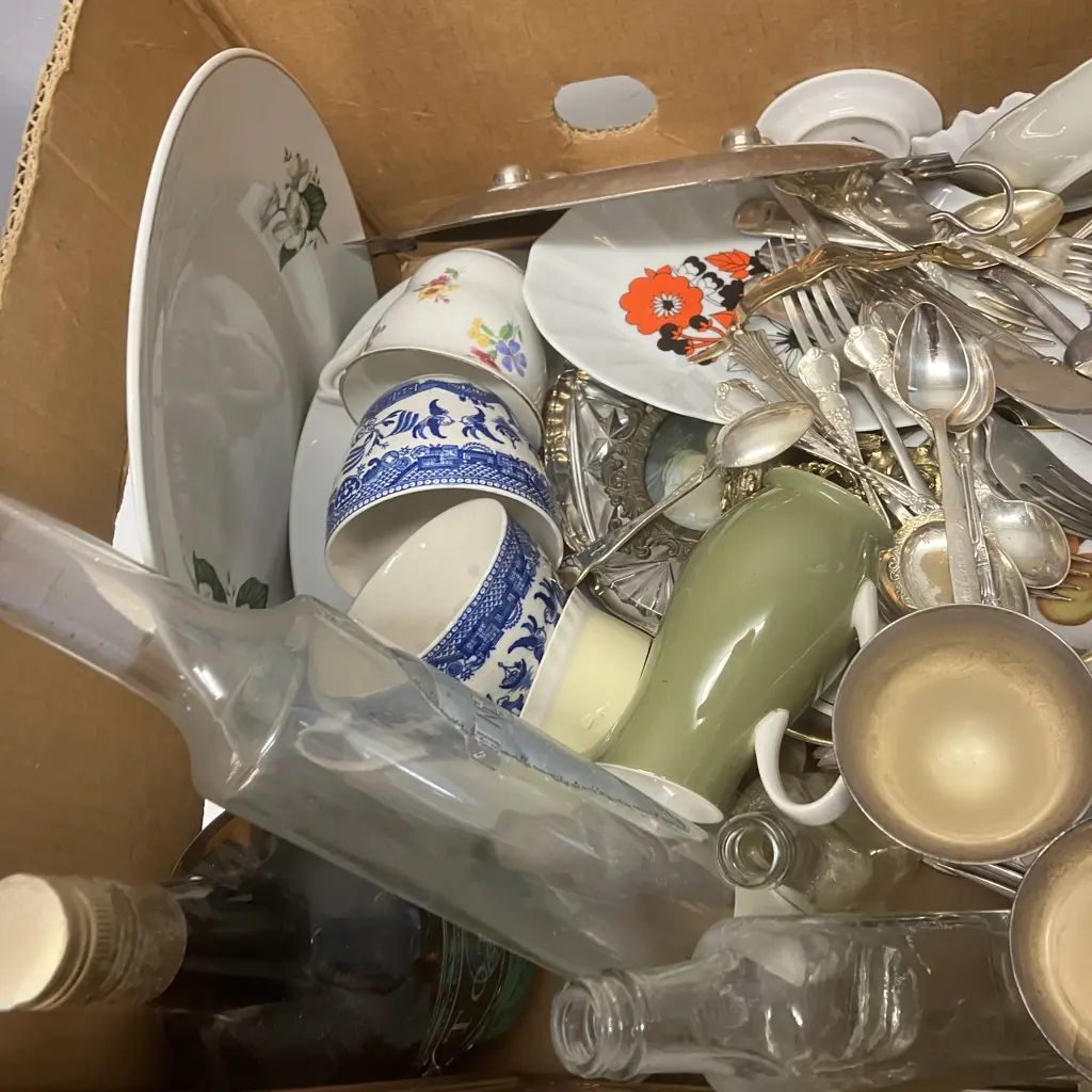 Box Lot China, Silverware, Glass Etc Image 1++