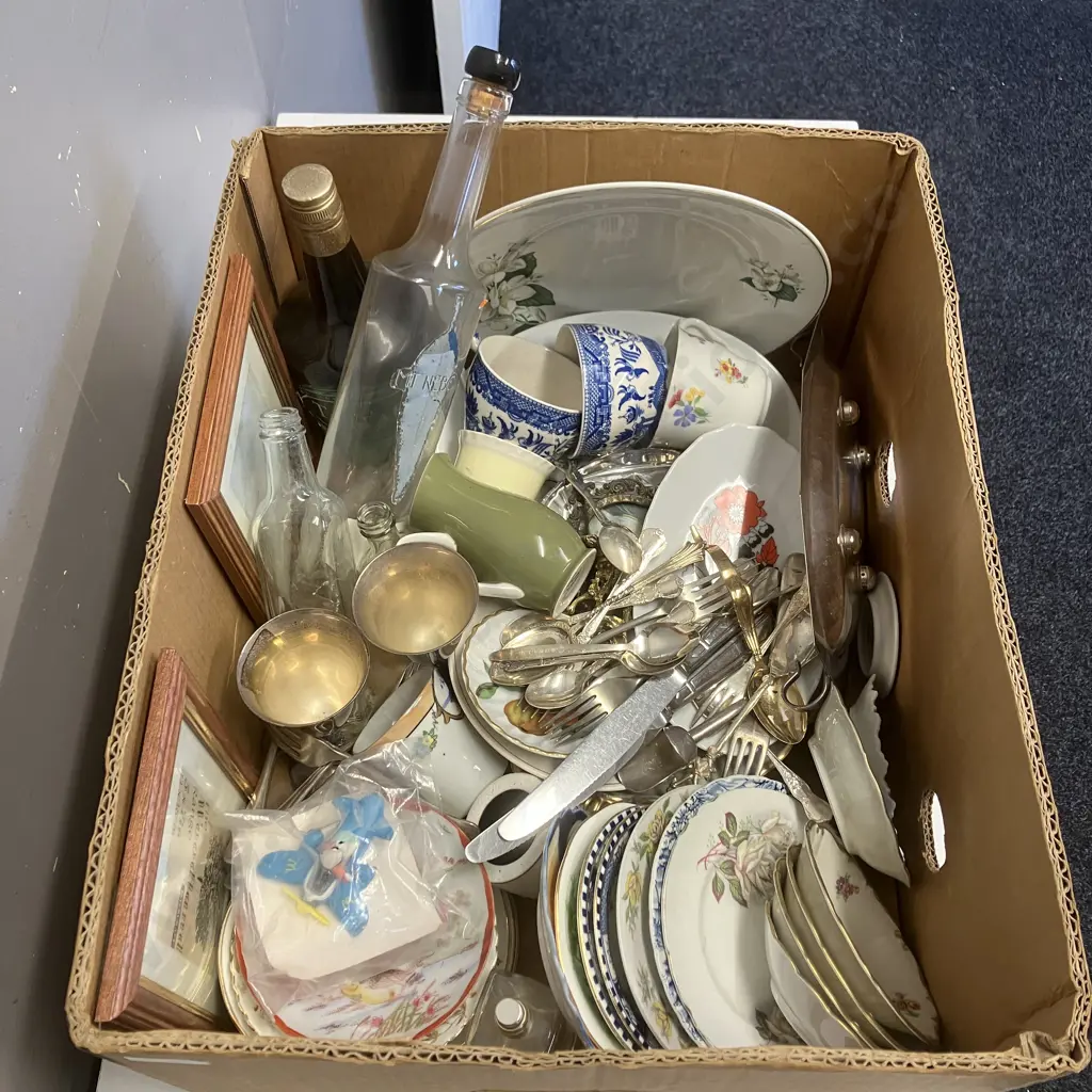 Box Lot China, Silverware, Glass Etc Image 1++
