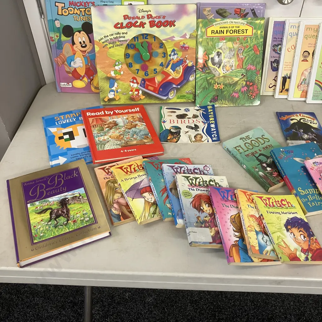 Box lot Assorted Books Image 1++