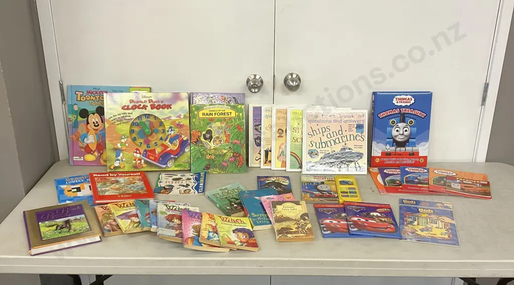 Box lot Assorted Books Image 1++