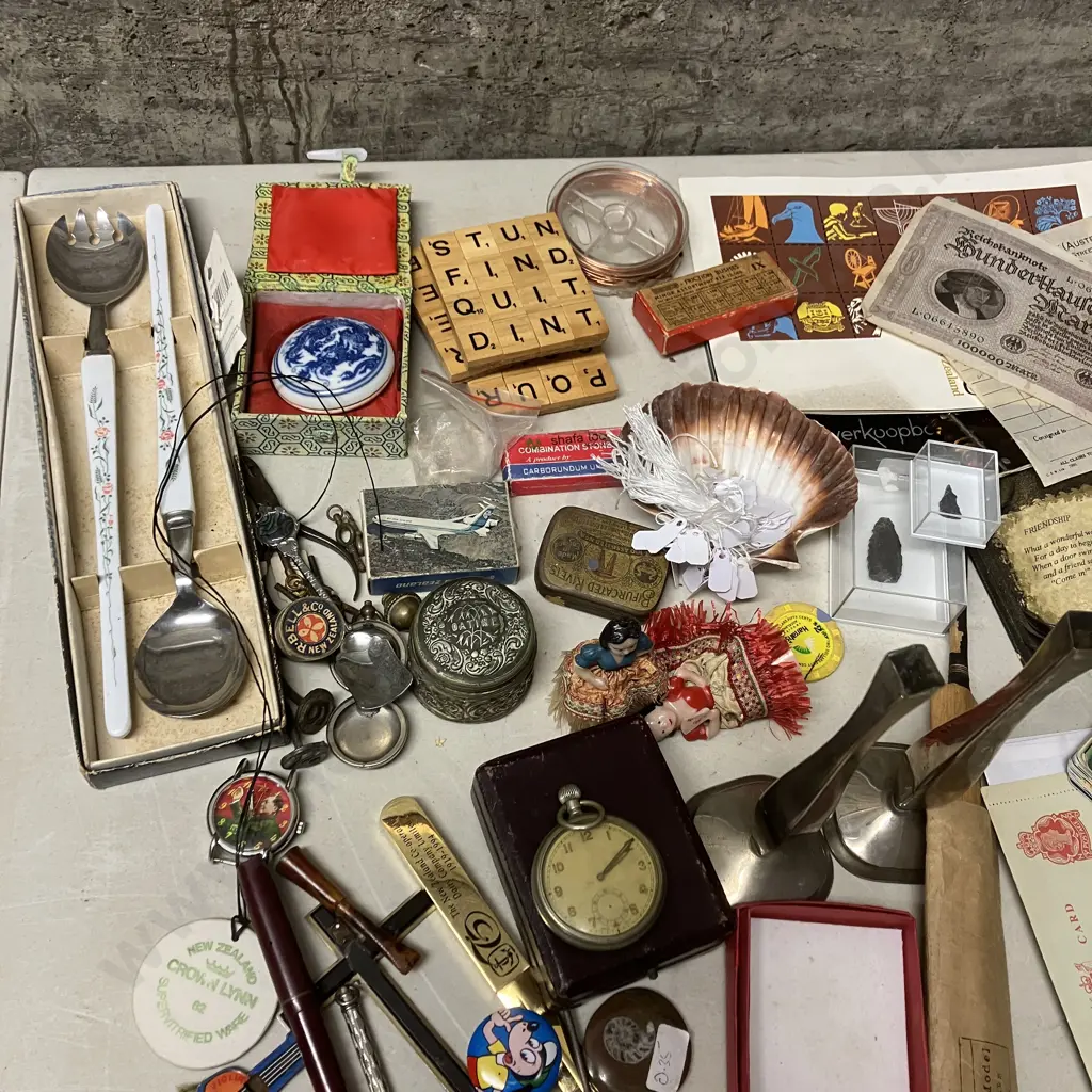 Box Lot Assorted Vintage Items, Collectors Coins Etc Image 1++