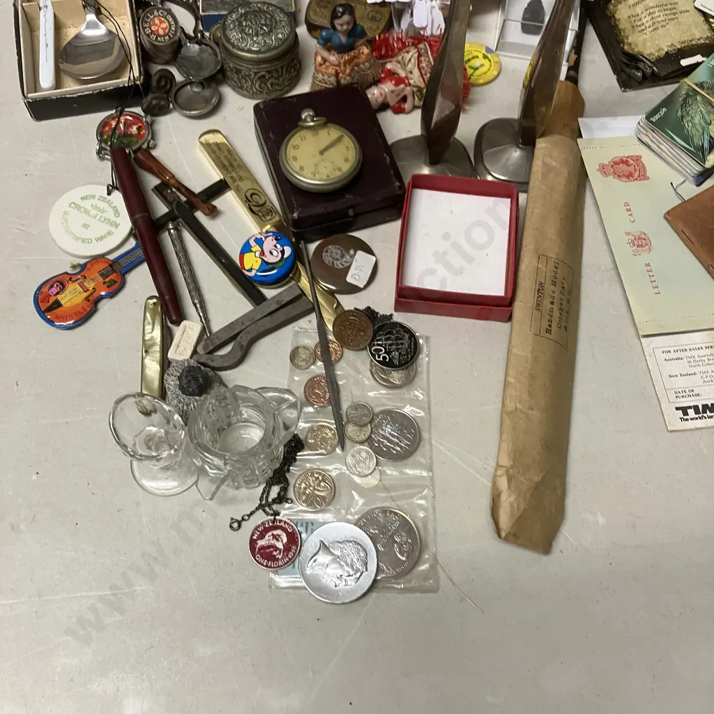 Box Lot Assorted Vintage Items, Collectors Coins Etc Image 1++