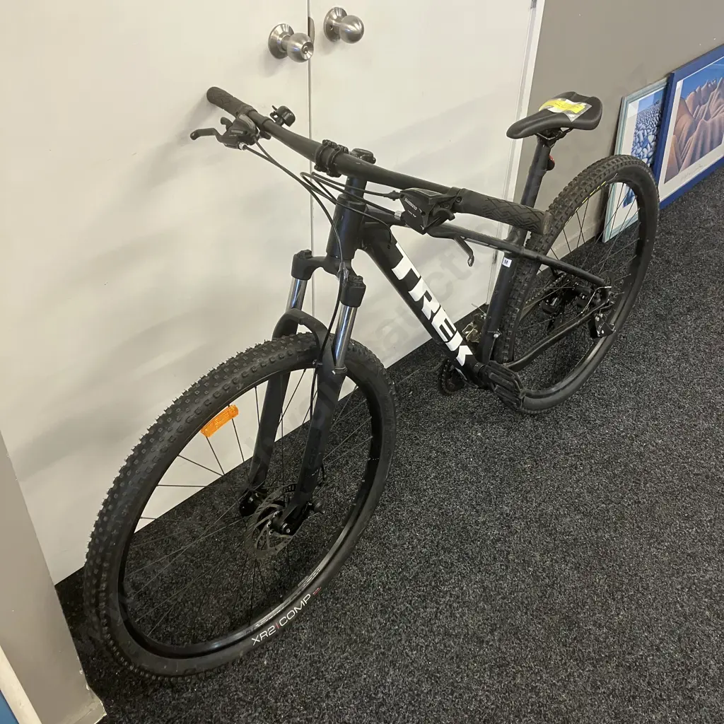 TREK Marlin Black Mountain Bike Image 1++