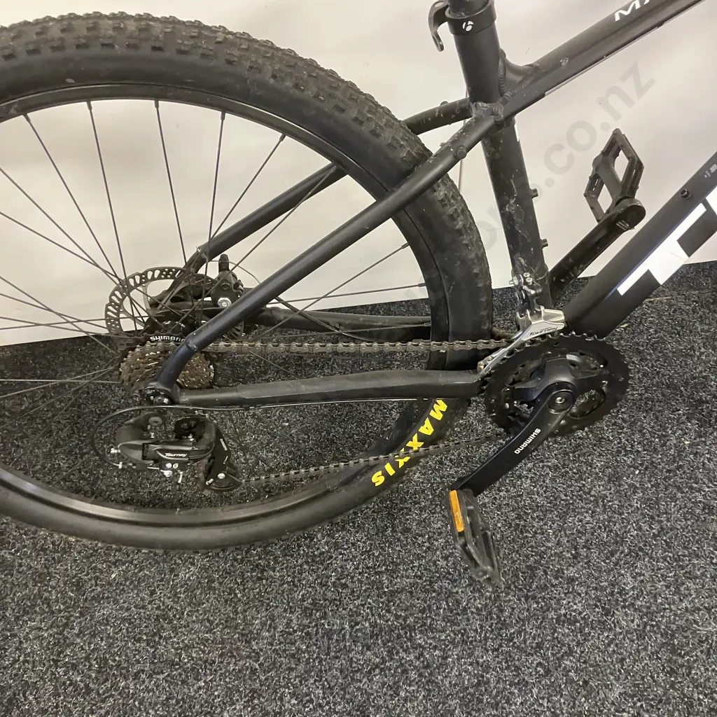 TREK Marlin Black Mountain Bike Image 1++