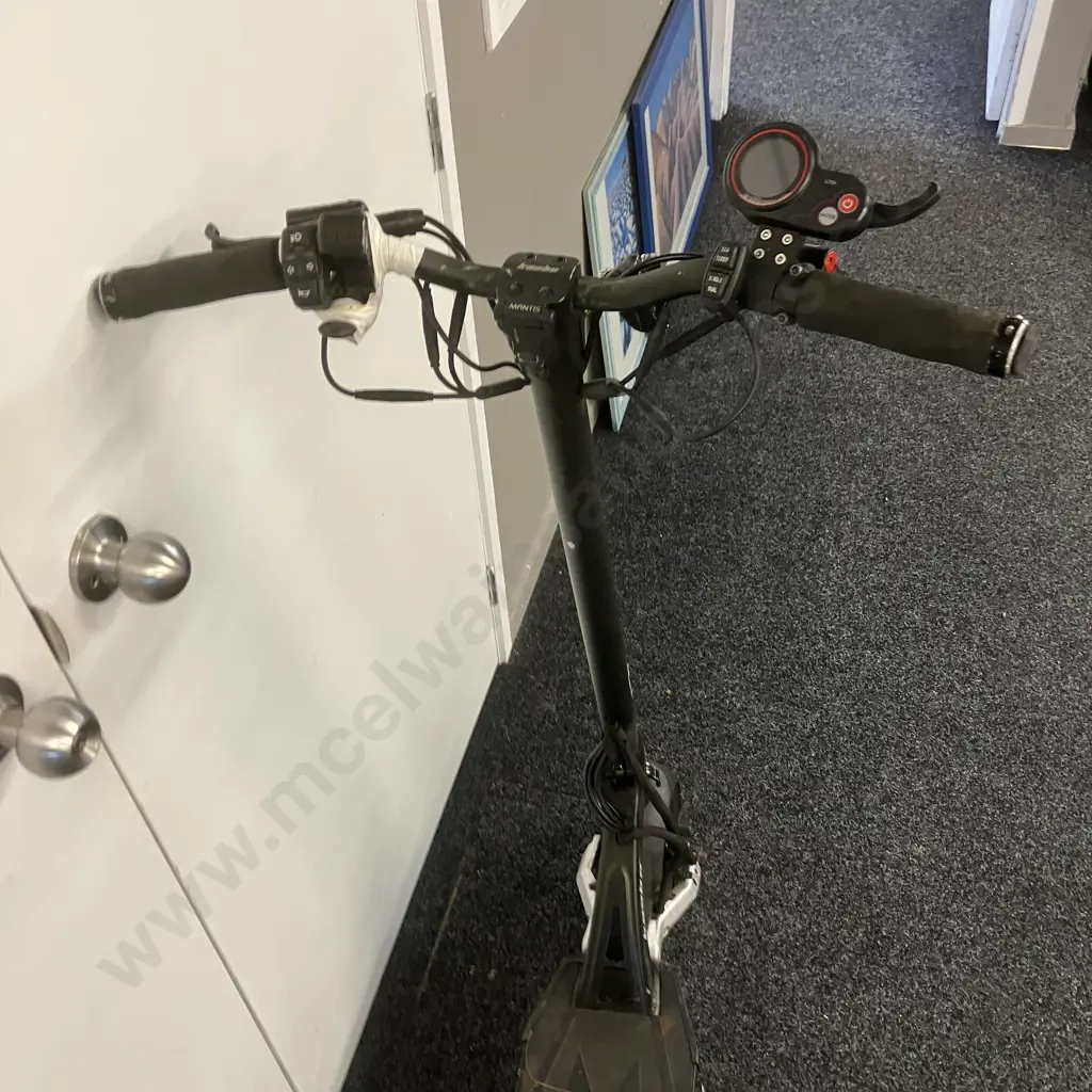 Kaabo Mantis 10 Electric Scooter Image 1++