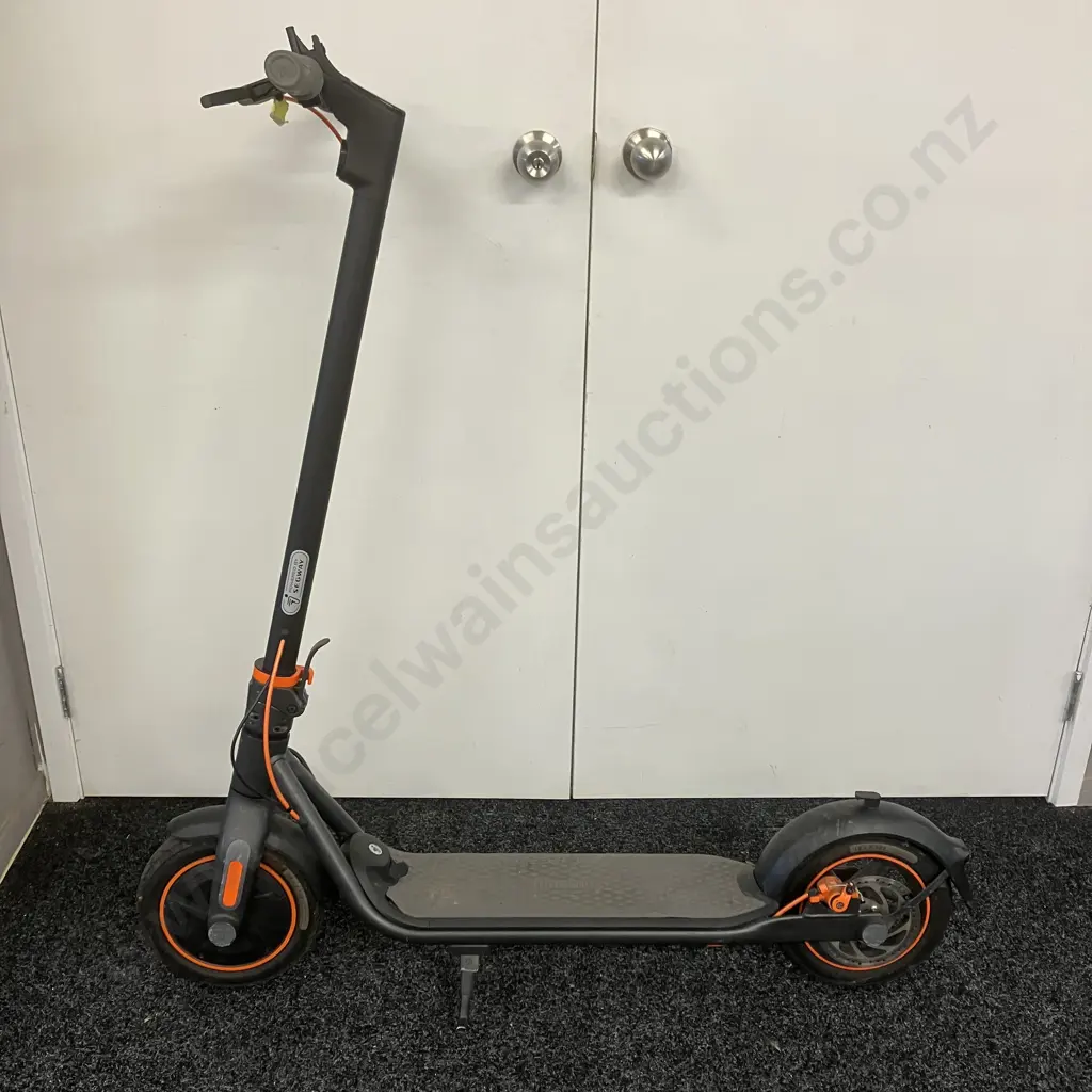 Segway Ninebot Electric KickScooter #M54K5222E10585 Image 1++