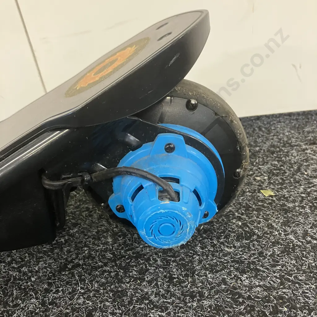 Razor Power Core E100 Electric Scooter Image 1++
