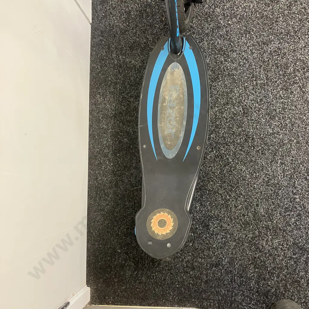 Razor Power Core E100 Electric Scooter Image 1++