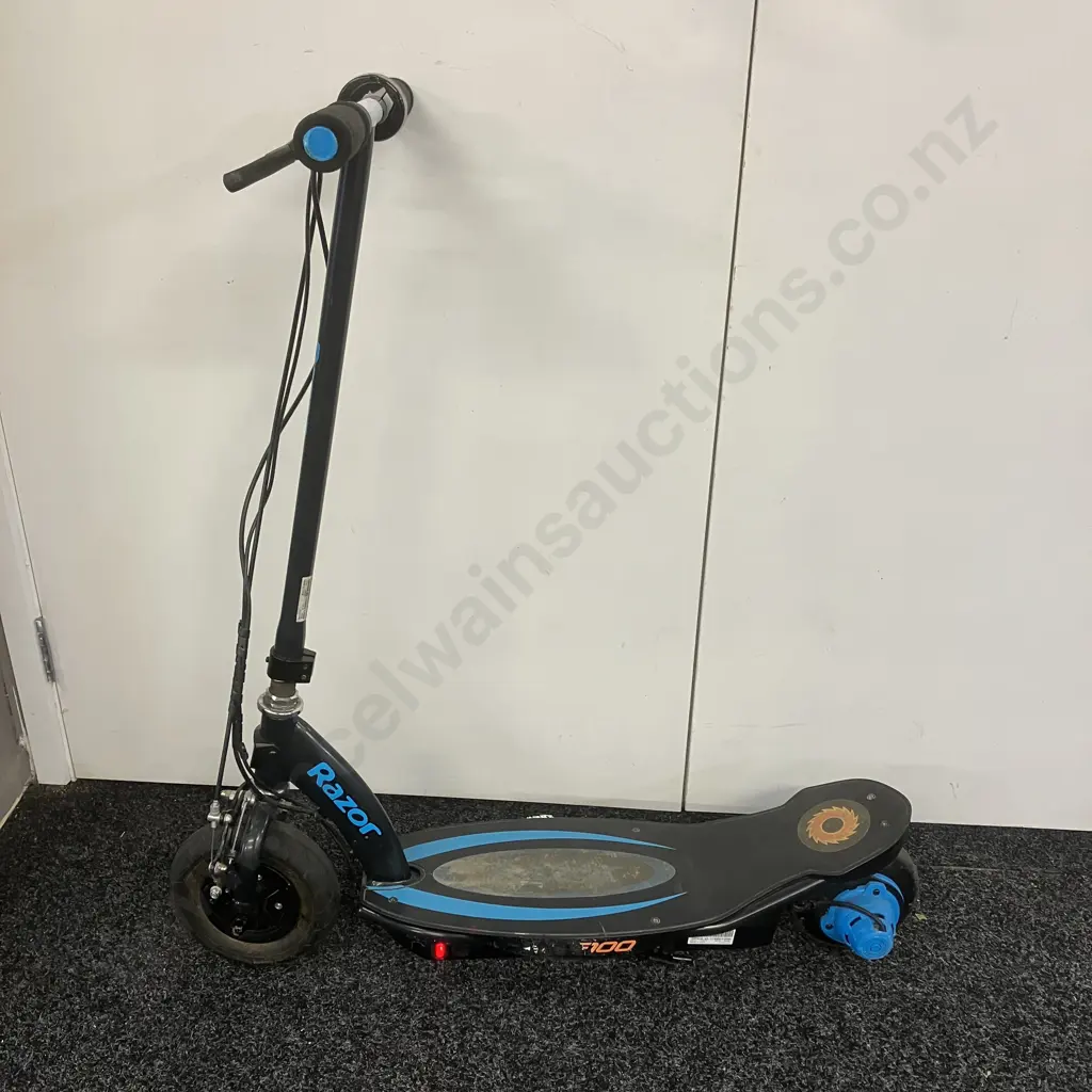 Razor Power Core E100 Electric Scooter Image 1++