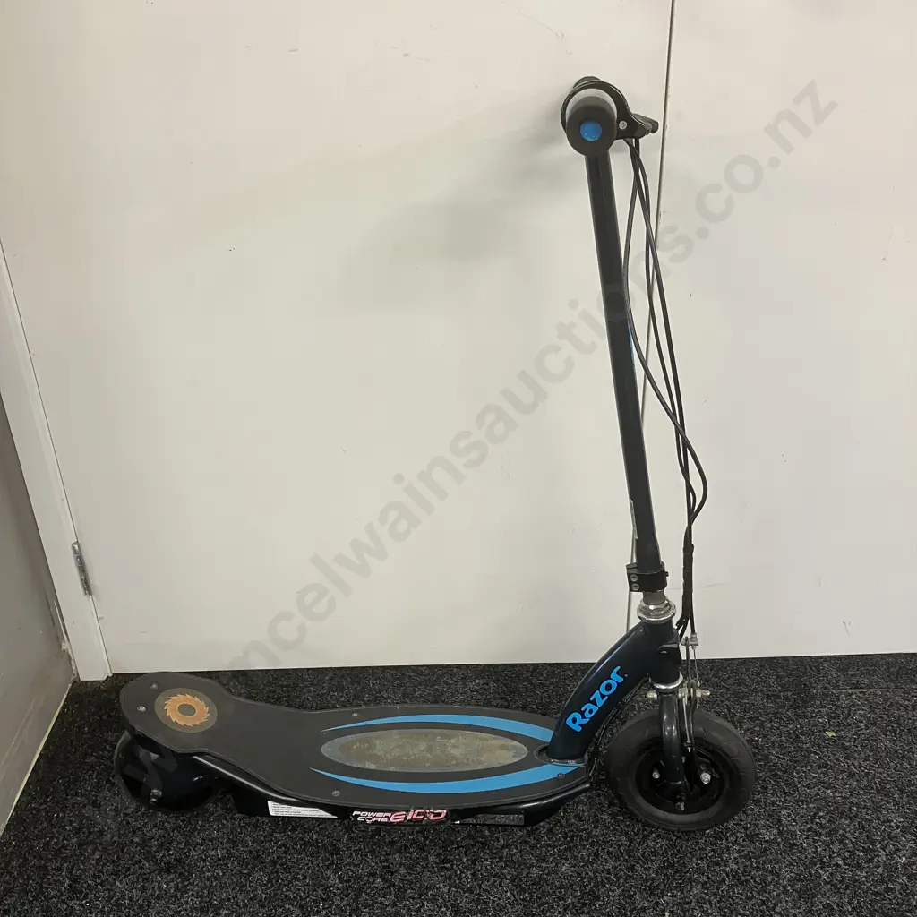 Razor Power Core E100 Electric Scooter Image 1++