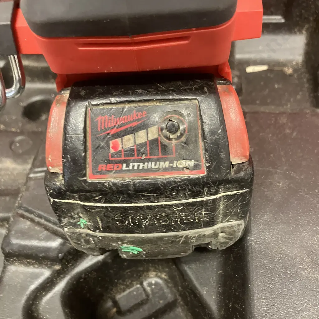 Milwaukee M18 FUEL Cordless Finish Nailer 16Ga 18V - Model FN16GA With 5.0Ah Battery In Moulded Case (No Charger) Image 1++