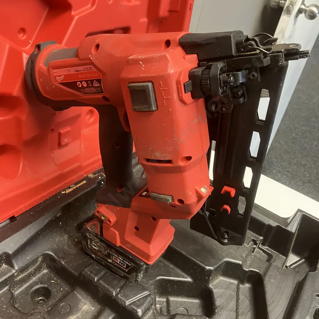 Milwaukee M18 FUEL Cordless Finish Nailer 16Ga 18V - Model FN16GA With 5.0Ah Battery In Moulded Case (No Charger) Image 1++