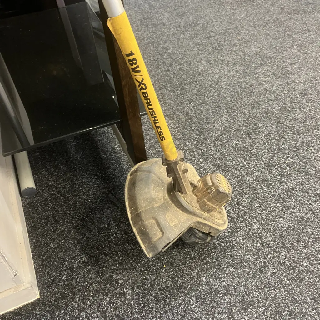 DeWalt Brushless Cordless Line Trimmer DCM561L1S-XE (Skin Only) Image 1++