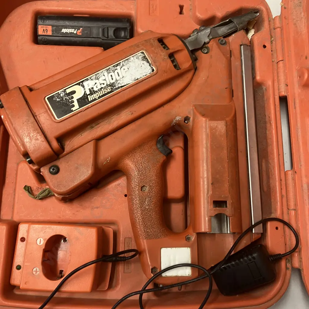 Paslode Impulse Nail Gun, Batteries, Charger In Moulded Case Image 1++