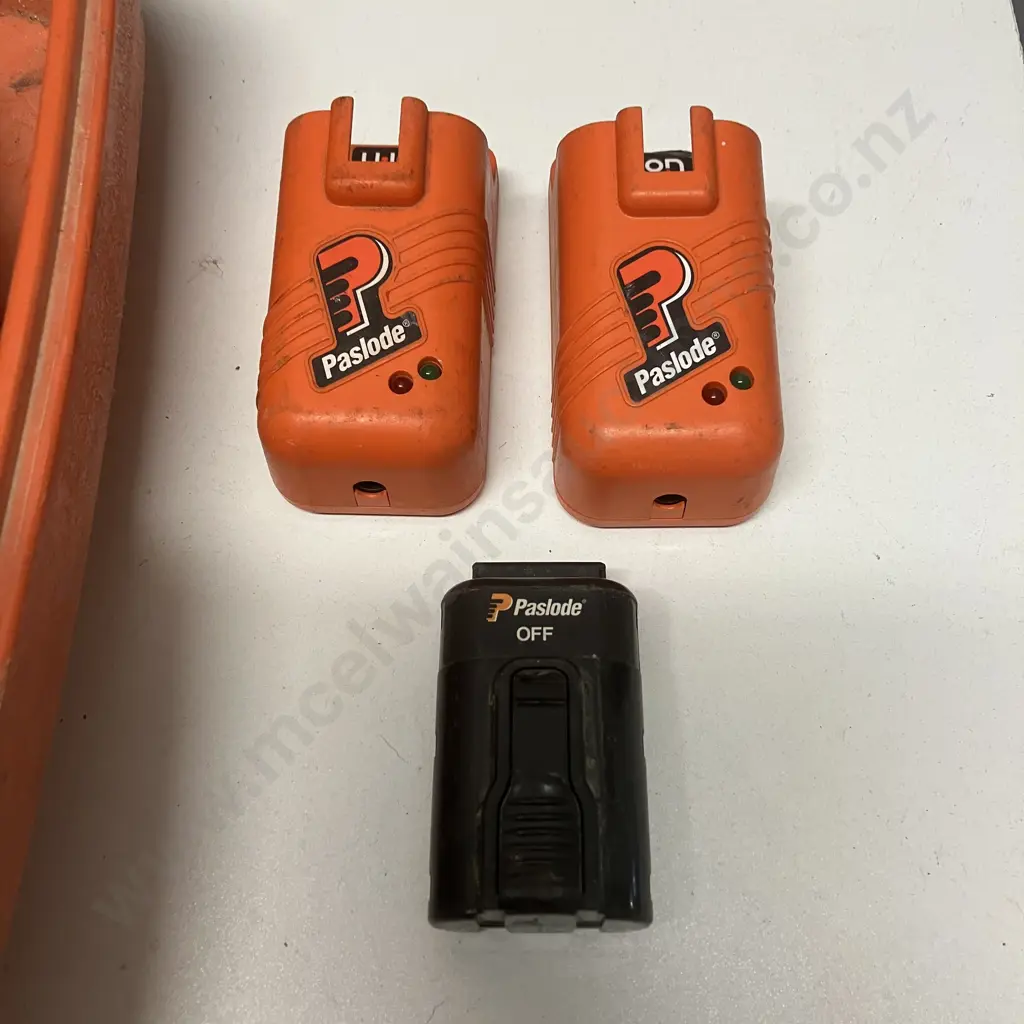 Paslode Impulse Nail Gun, Batteries, Charger In Moulded Case Image 1++