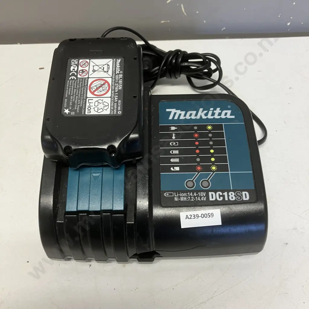 Makita DC18SD LXT Charger 7.2-18v With 1.5Ah Battery Image 1++
