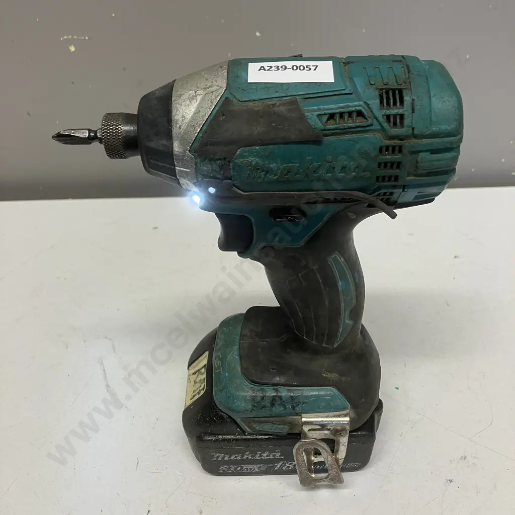 Makita 18V Cordless Drill / Driver With 3.0Ah Battery (No Charger) Image 1++
