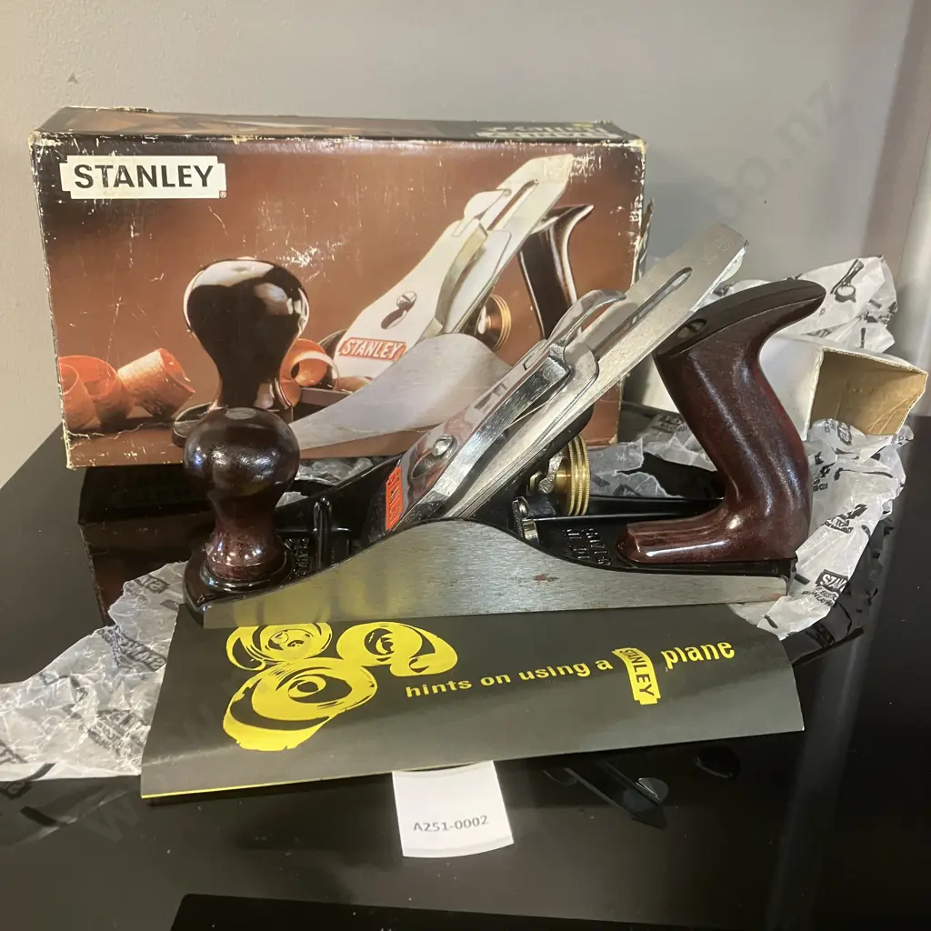 New Vintage STANLEY No.4 BAILEY Smoothing Bench Plane Made in England With Original Box Image 1++