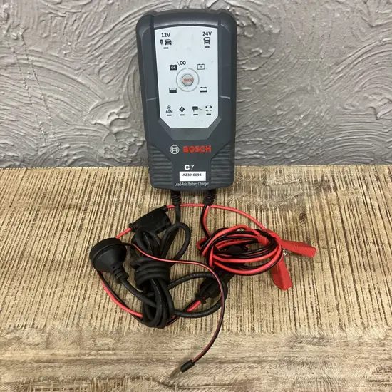 Bosch C7 12/24-Volt 6-Mode Battery Charger and Maintainer (Missing Black Clip)
