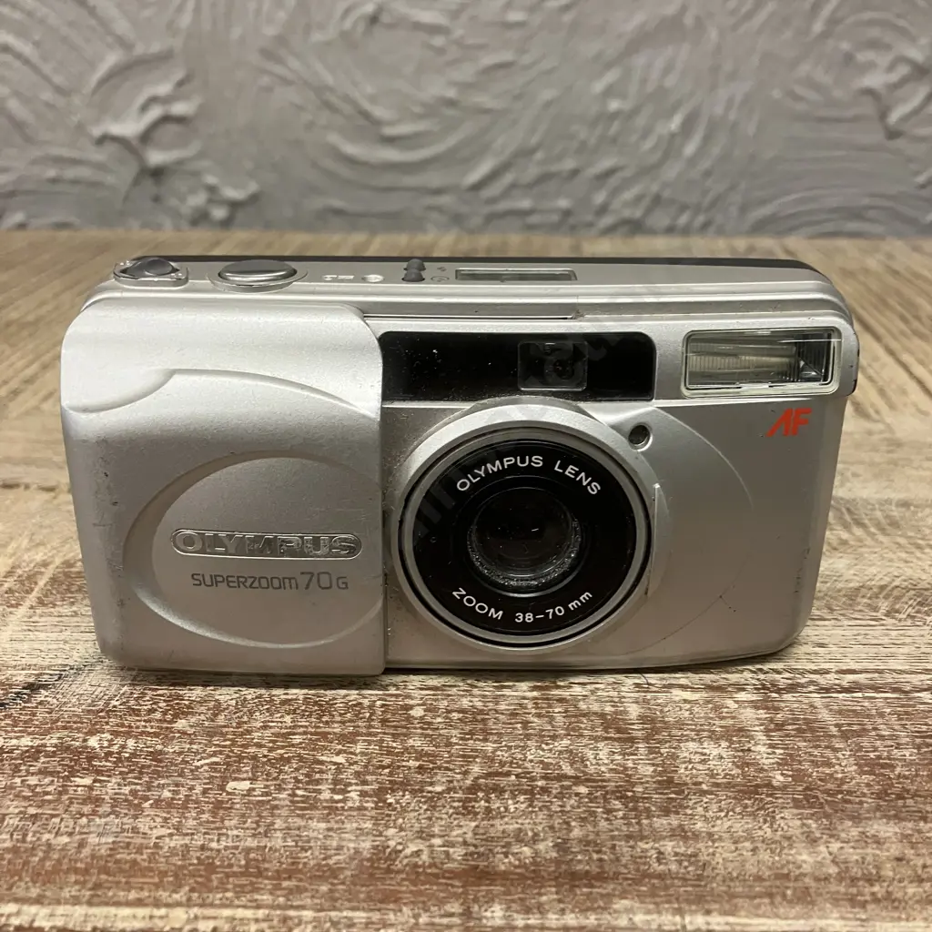 Retro Olympus Superzoom 70G Film Camera, 38-70mm Zoom Image 1++