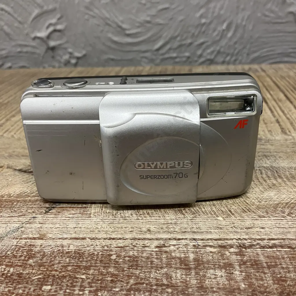Retro Olympus Superzoom 70G Film Camera, 38-70mm Zoom Image 1++
