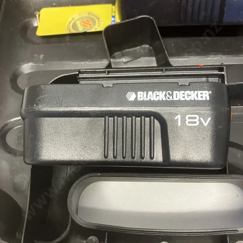 Black & Decker EPC182-XE 18V Cordless Compact Drill Driver With 2 x Batteries & Case (No Charger) Image 1++