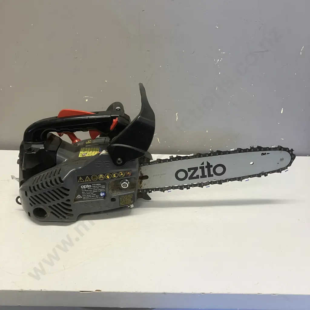 Ozito 25.4cc 305mm Petrol Chainsaw PCS-305A Image 1++