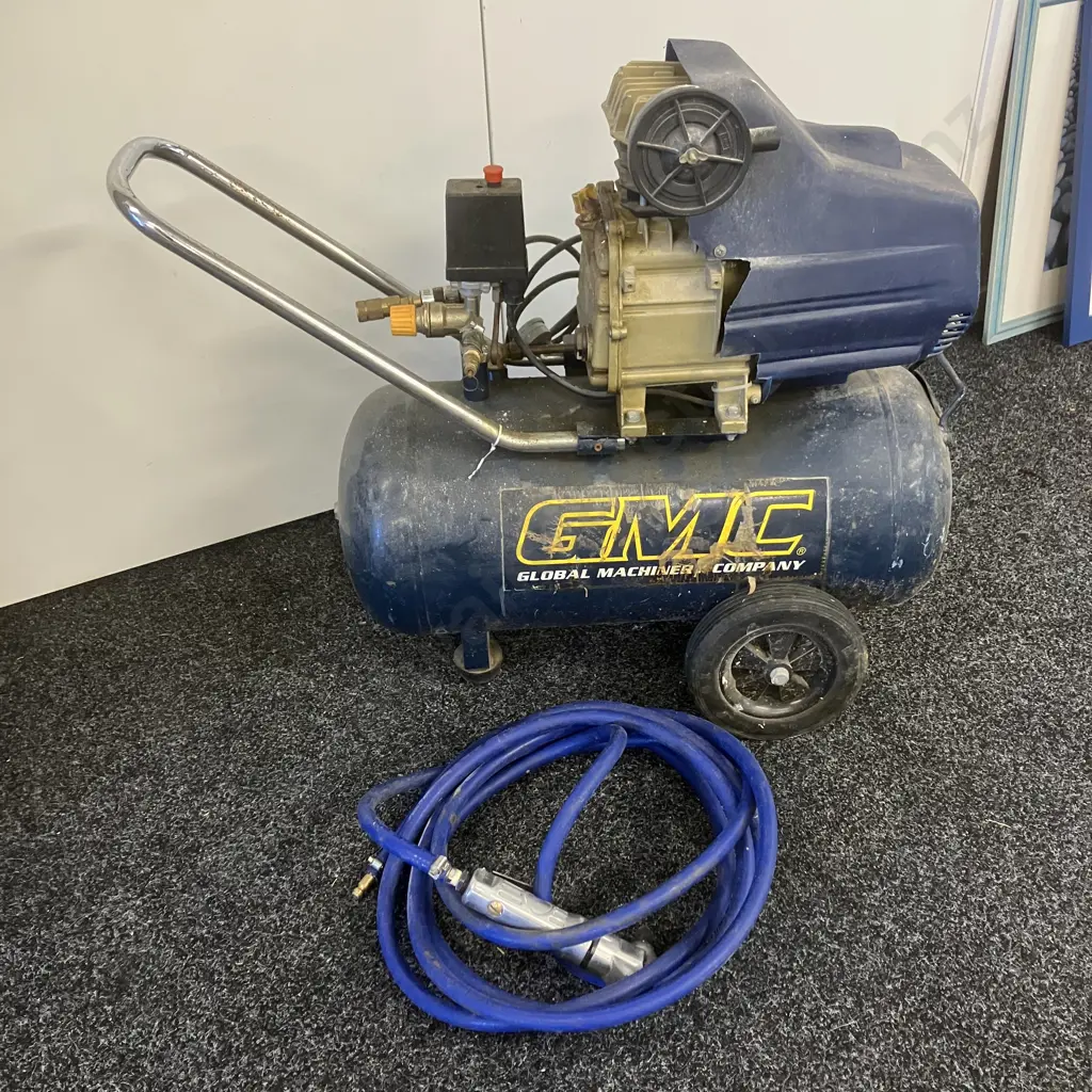 GMC AC40 Litre Air Compressor, 1800W  With Blue Air Hose & Nibbler Image 1++