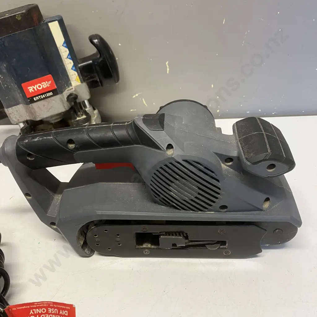 Ryobi 1200W Plunge Router ERT241200 & Ozito BSR-7000 800W Belt Sander Image 1++