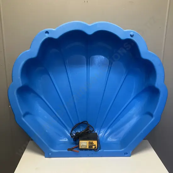 Arlec Handy Battery Charger & Blue Plastic Shell Pool
