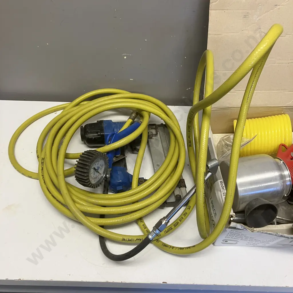 Air Tools Kit & Air Hose With Air Staple Gun Image 1++
