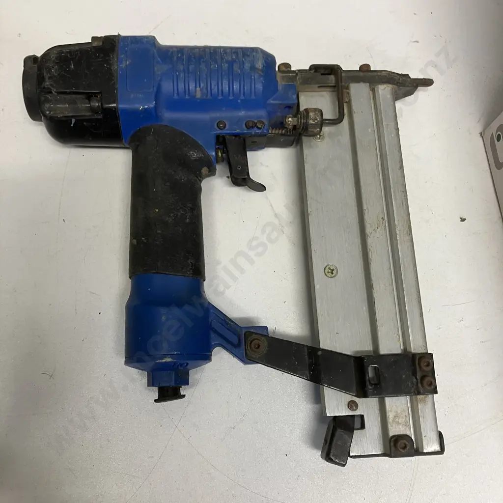 Air Tools Kit & Air Hose With Air Staple Gun Image 1++