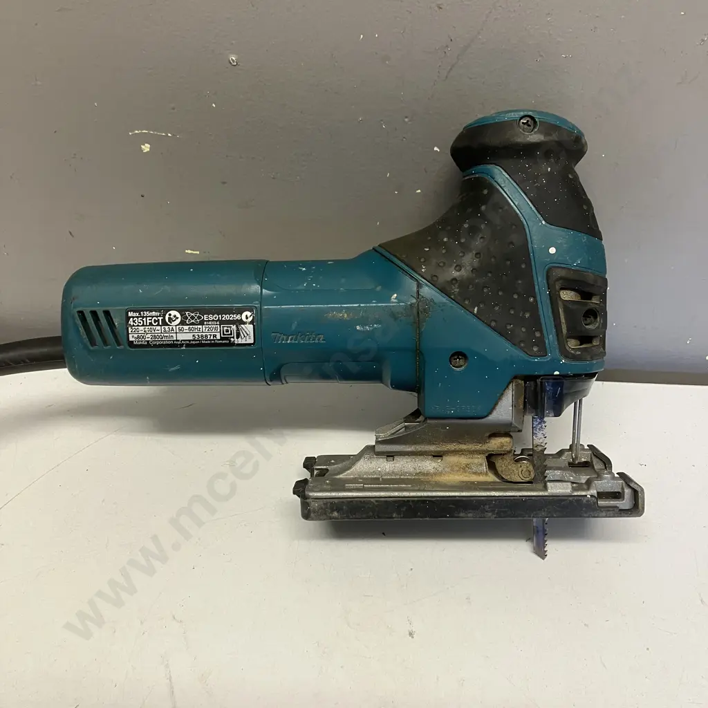 Makita Jigsaw - 720W Barrel Grip Jigsaw Model 4351FCT Image 1++