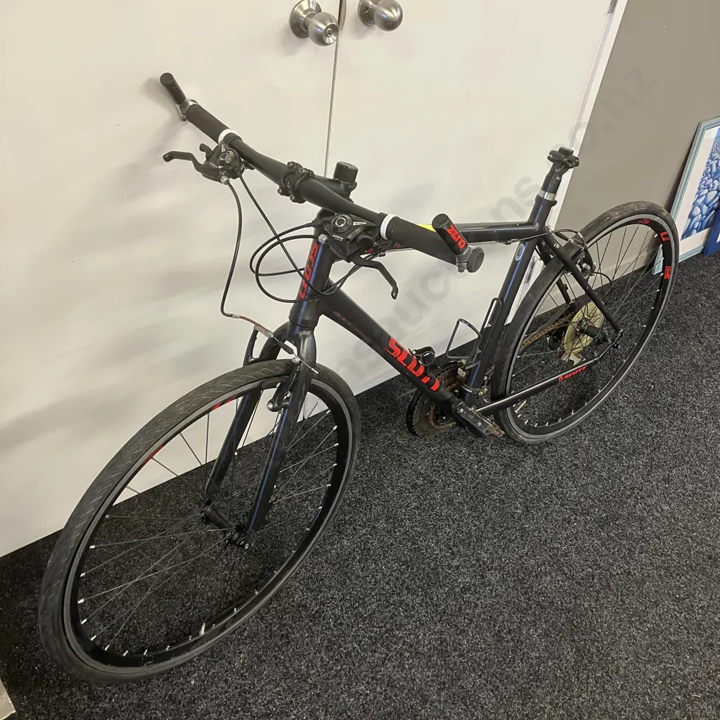 Scott SUB40 Bike, Black & Red Colours (No Seat) Image 1++
