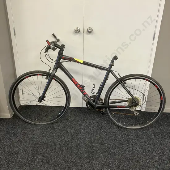 Scott SUB40 Bike, Black & Red Colours (No Seat)