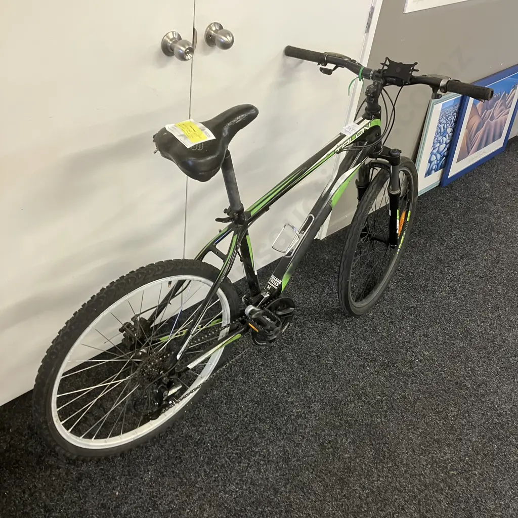 Talon Green / Black / White Colour Bike Image 1++