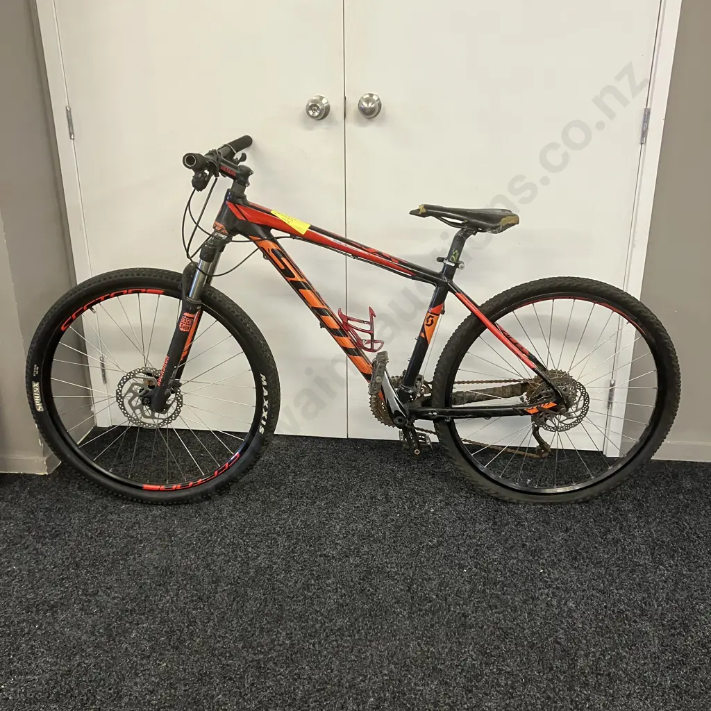 Scott Black & Orange Bike Image 1++