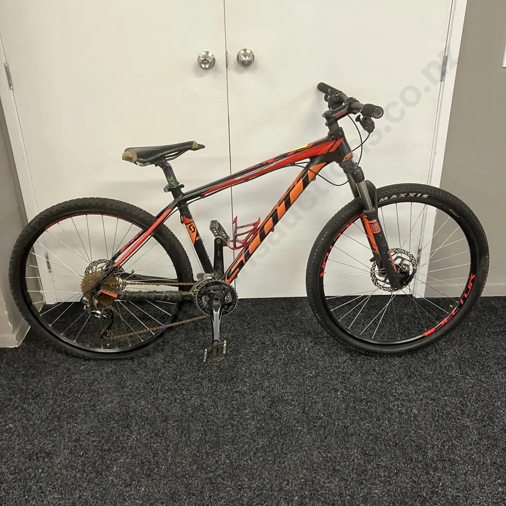 Scott Black & Orange Bike Image 1++