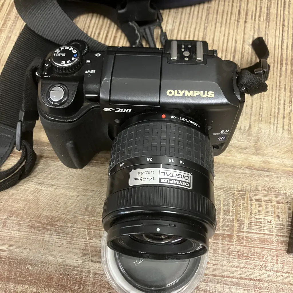 Olympus E-300 8MP Camera With 14-45mm & 40-150mm Lenses, Filter & Bag, Battery (No Charger) Image 1++