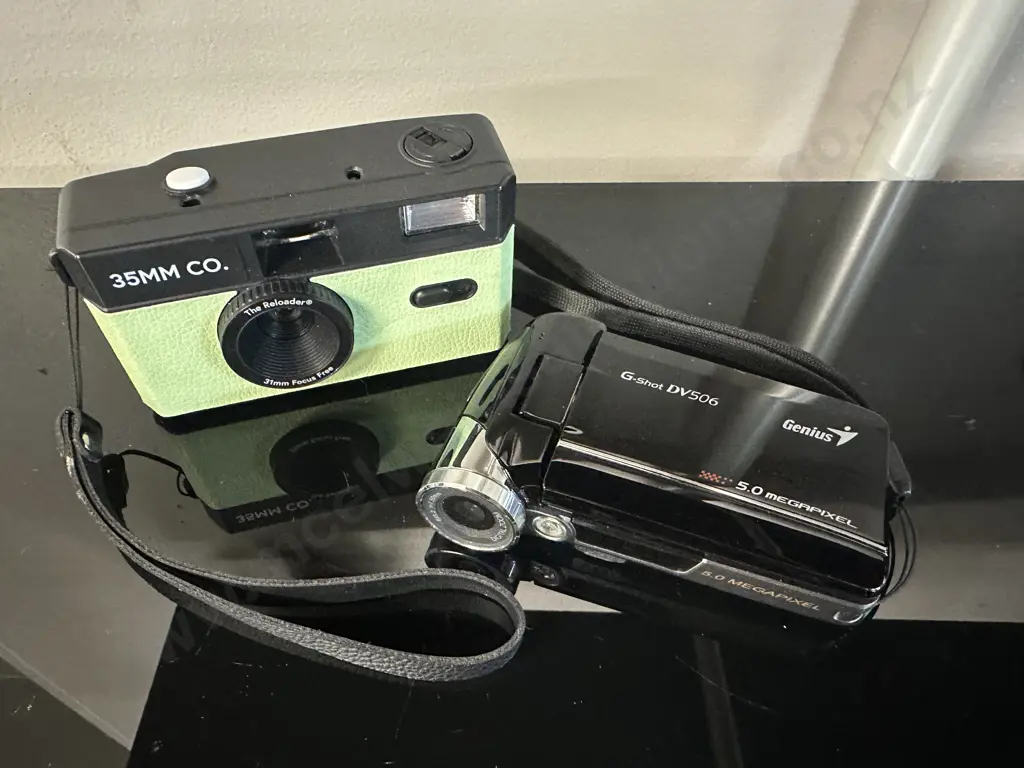 GeniusG Shot DV 506.5.0 Pixel & The Reloader Camera 35m co Image 1++