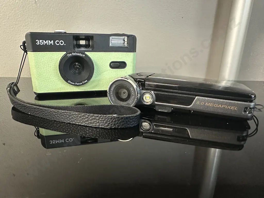 GeniusG Shot DV 506.5.0 Pixel & The Reloader Camera 35m co Image 1++
