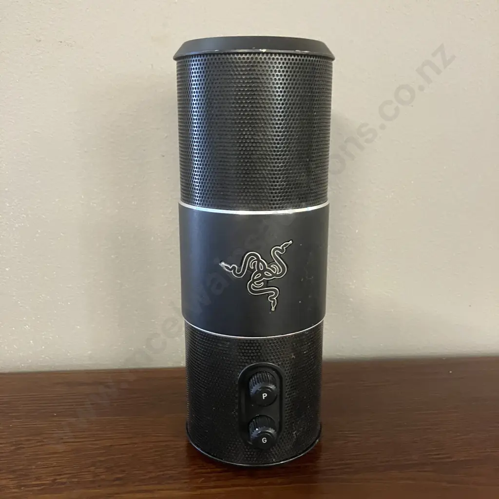 Razer Seiren Pro RZ05-0132 Microphone Image 1++