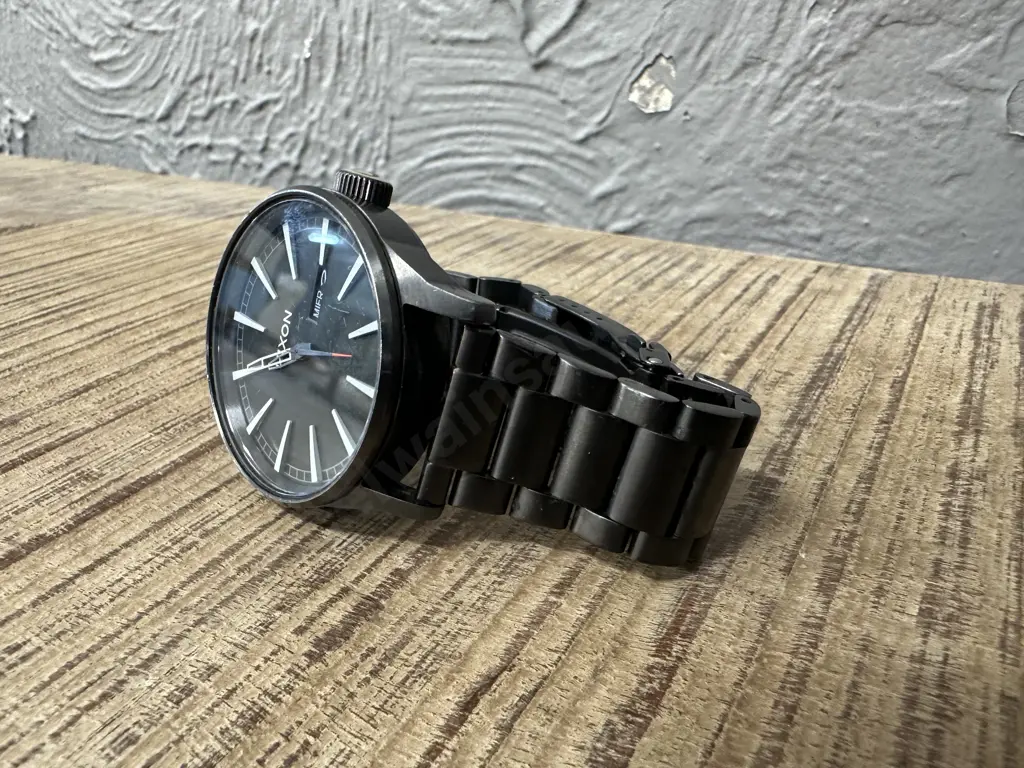 Grey Mens Nixon Never Be Late Watch The Sentry SS Image 1++