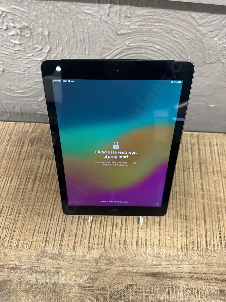 Apple Ipad 6th Gen A1954 Serial Number DMPXX8MIJF88 Image 1++
