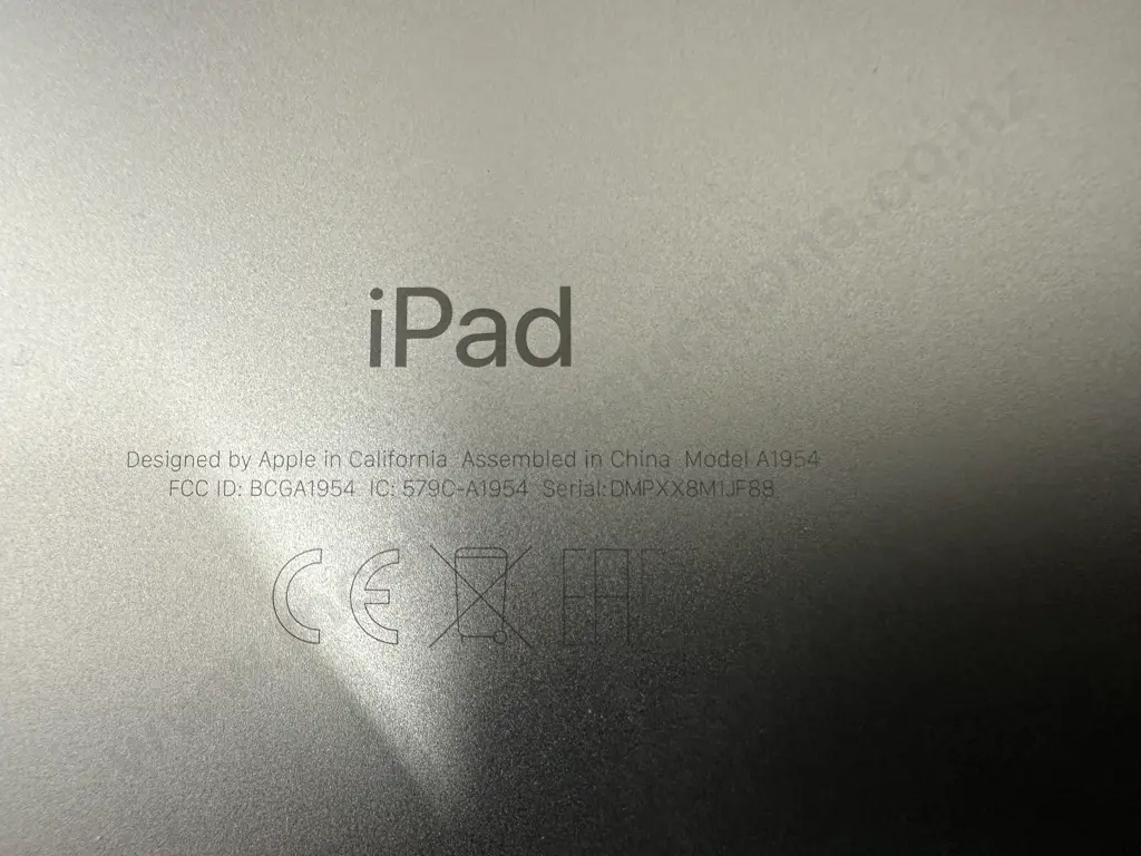 Apple Ipad 6th Gen A1954 Serial Number DMPXX8MIJF88 Image 1++
