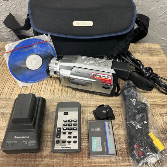 Panasonic NV-DS30A MiniDV Cassette Tape Digital Video Camera Camcorder, Battery, Tape, Remote Control Etc & Sony Bag