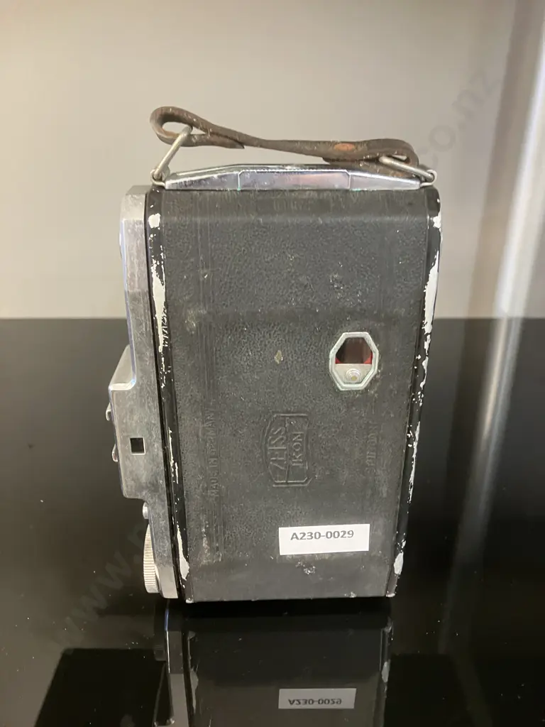 Zeiss Ikon NETTAR 518/2 with Anastigmat 105mm f4.5 Velio Leaf Shutter. Medium Format Folding Camera Image 1++