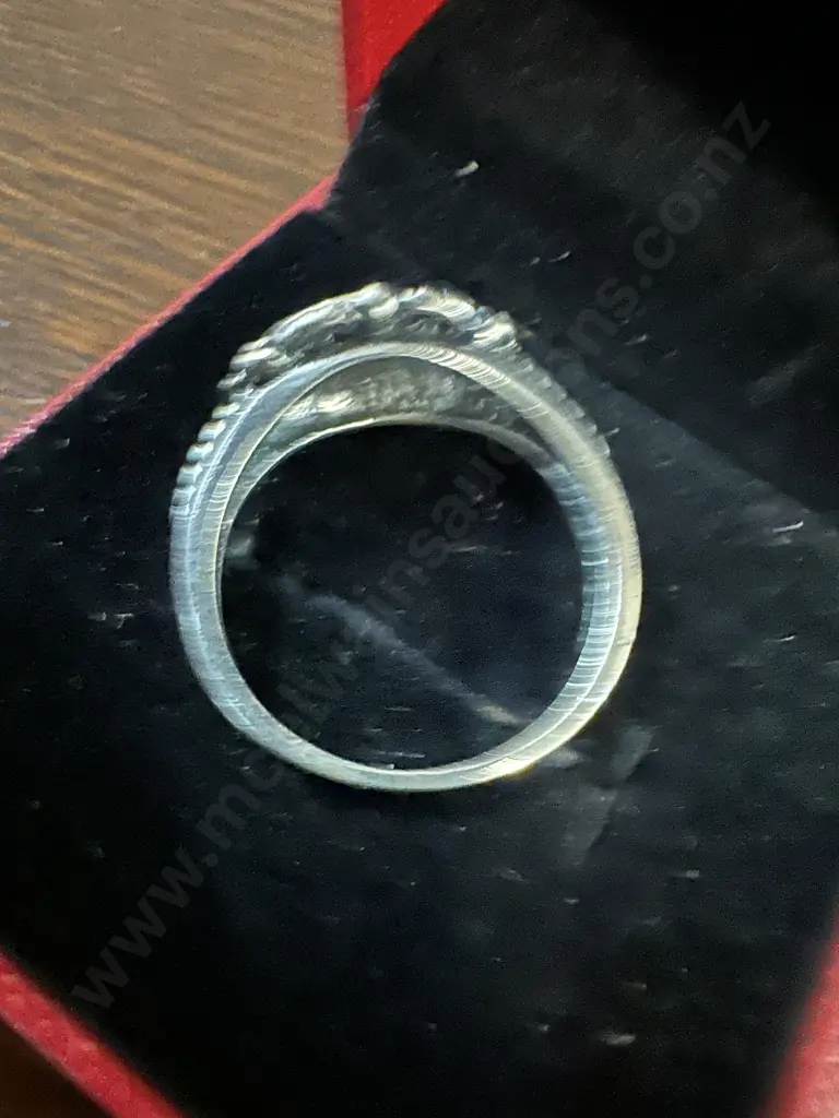 925 Ladies Ring With Oval Paua Detail Image 1++