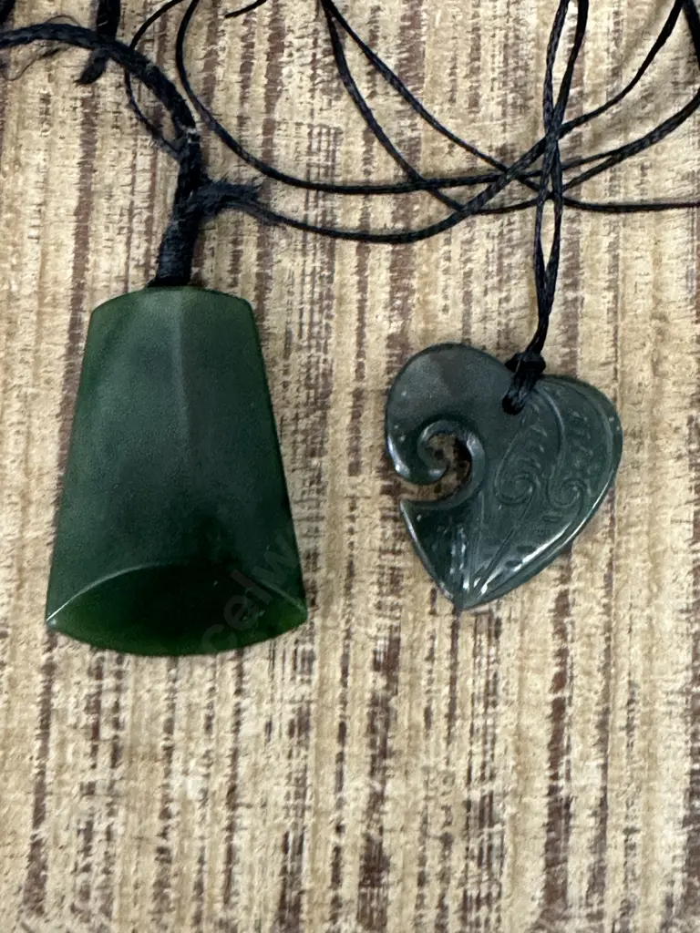 Pounamu Pendant Necklaces (af) Image 1++
