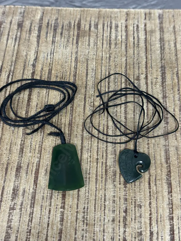 Pounamu Pendant Necklaces (af) Image 1++